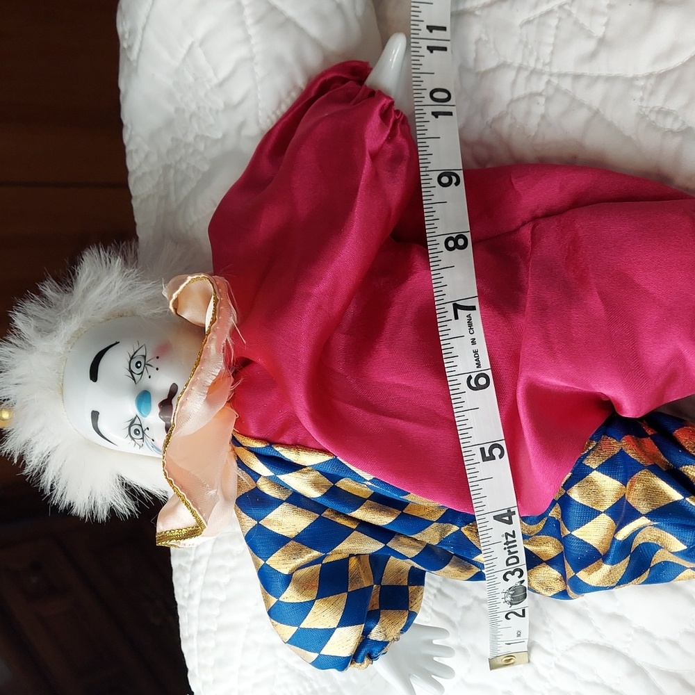 * Vintage Colorful Posable Clown Doll with Ruffled Collar, Collectible, Like New - Picture 7 of 7